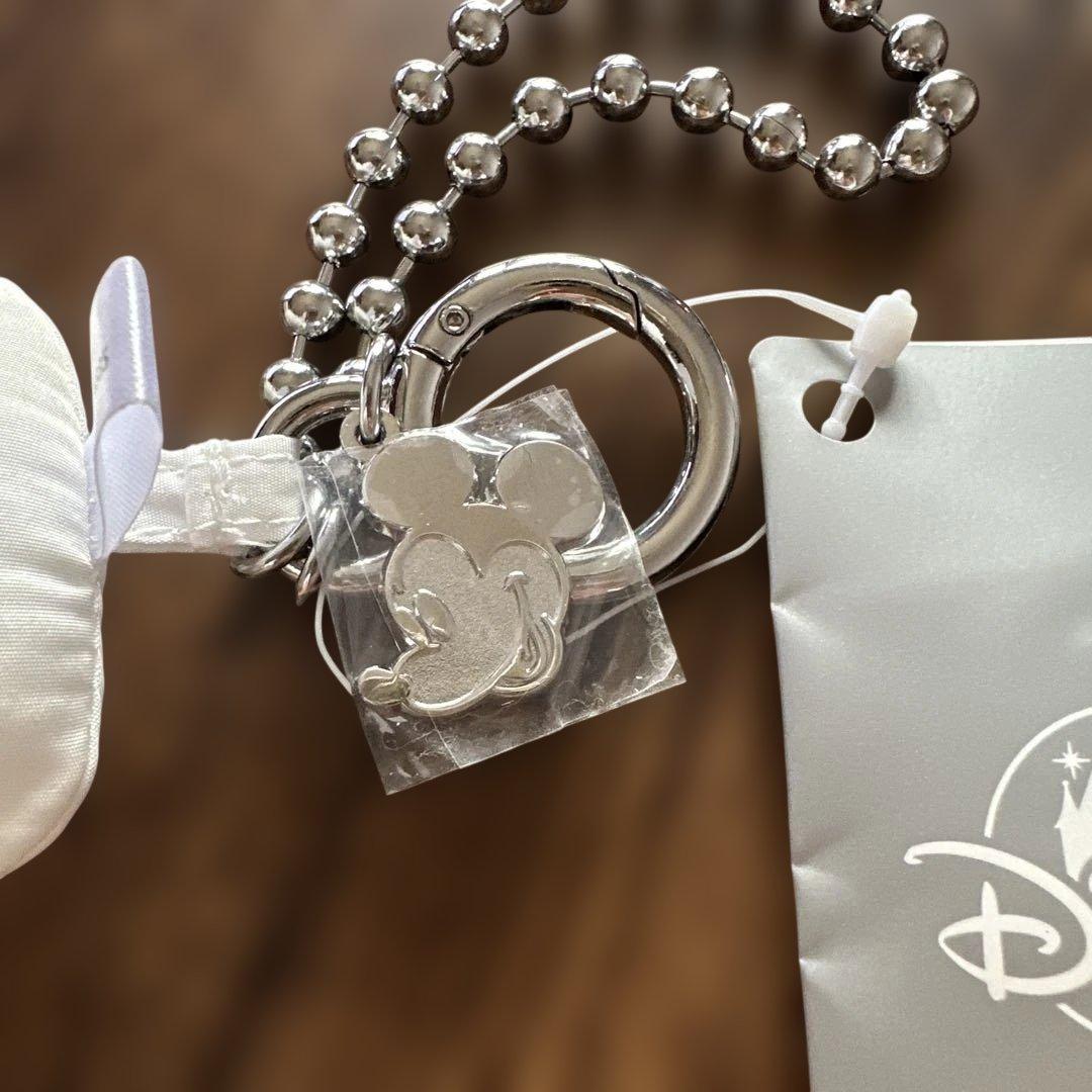 新品ディズニー購入 ミッキーマウス オープンワーク チャーム　【人気完売レア】