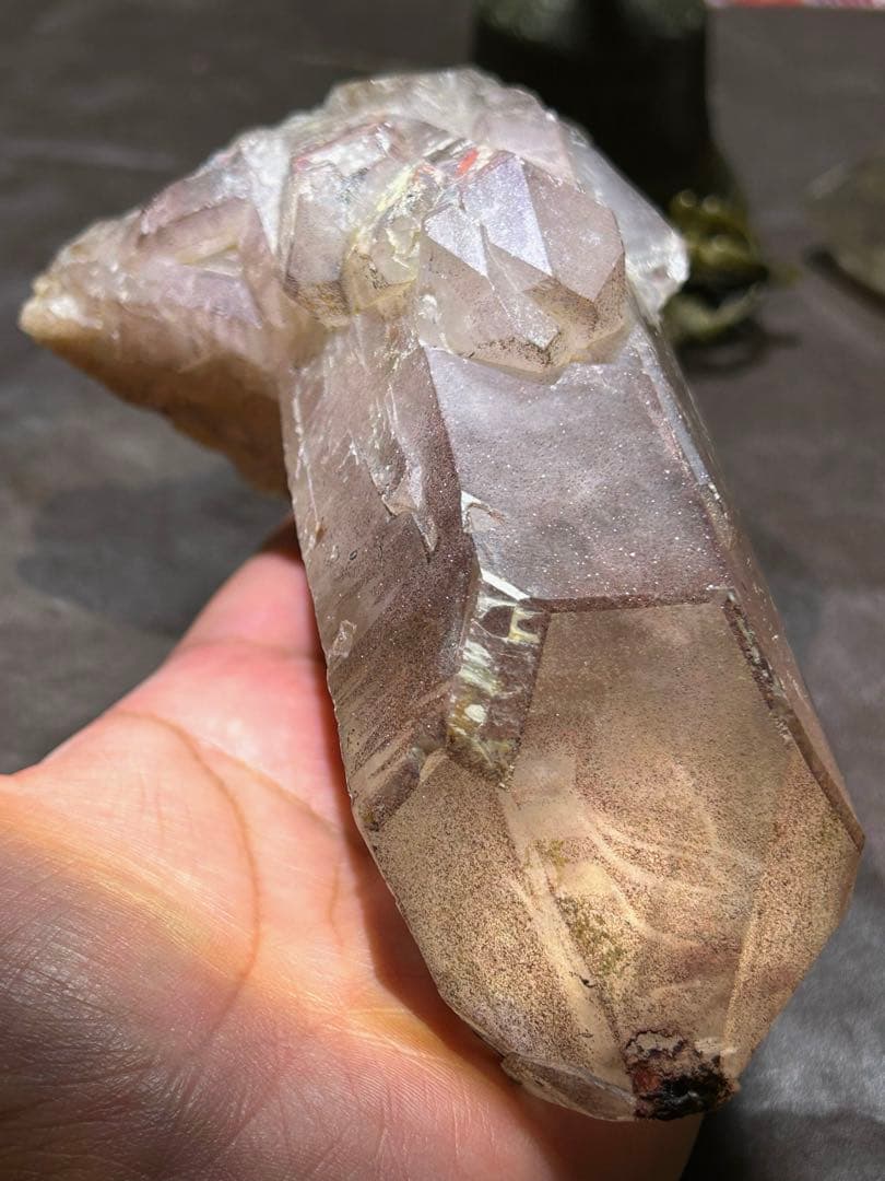 ☆最高級品！帝王秘宝！ブラック　レッド　スーパーセブン　水晶　クラスター　原石