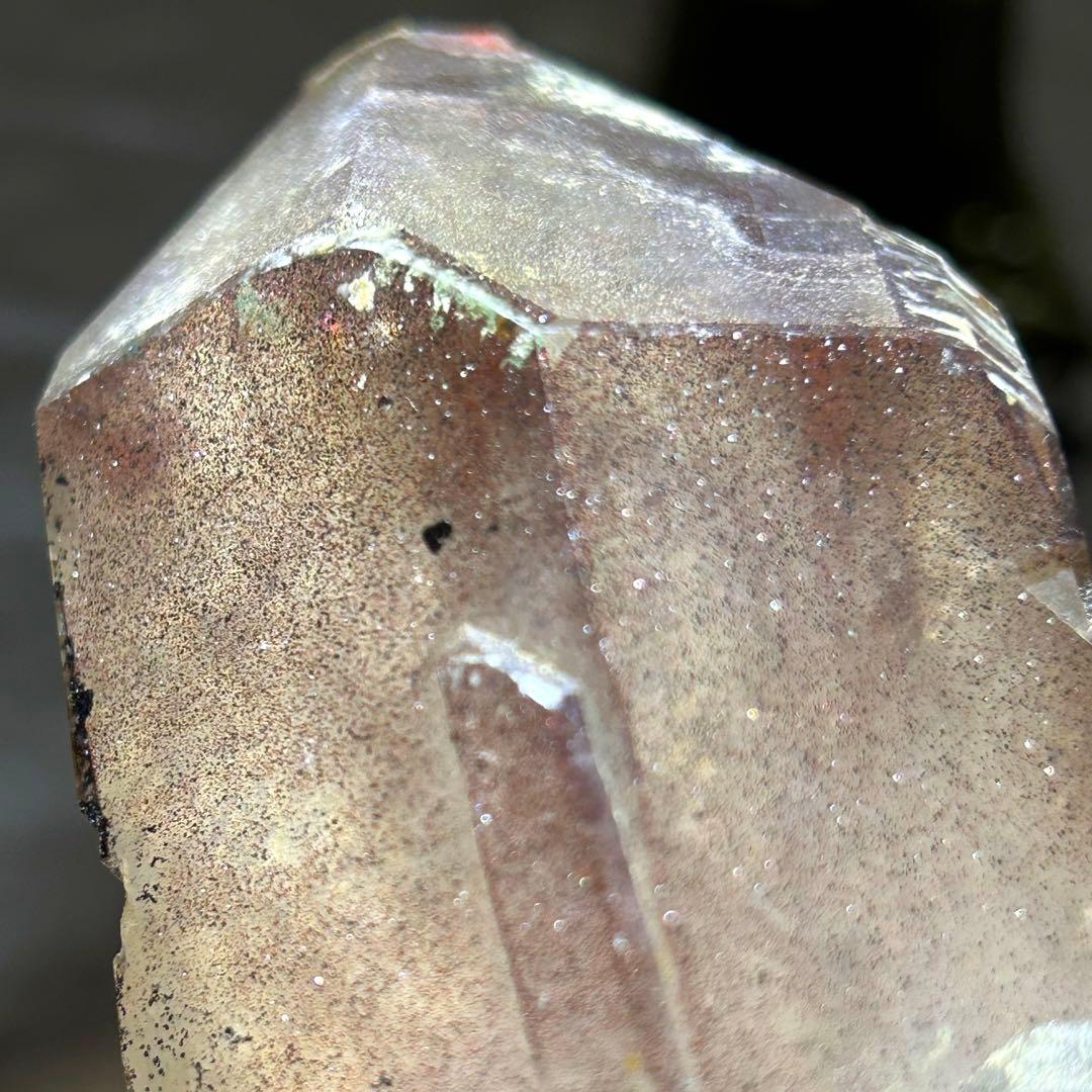 ☆最高級品！帝王秘宝！ブラック　レッド　スーパーセブン　水晶　クラスター　原石