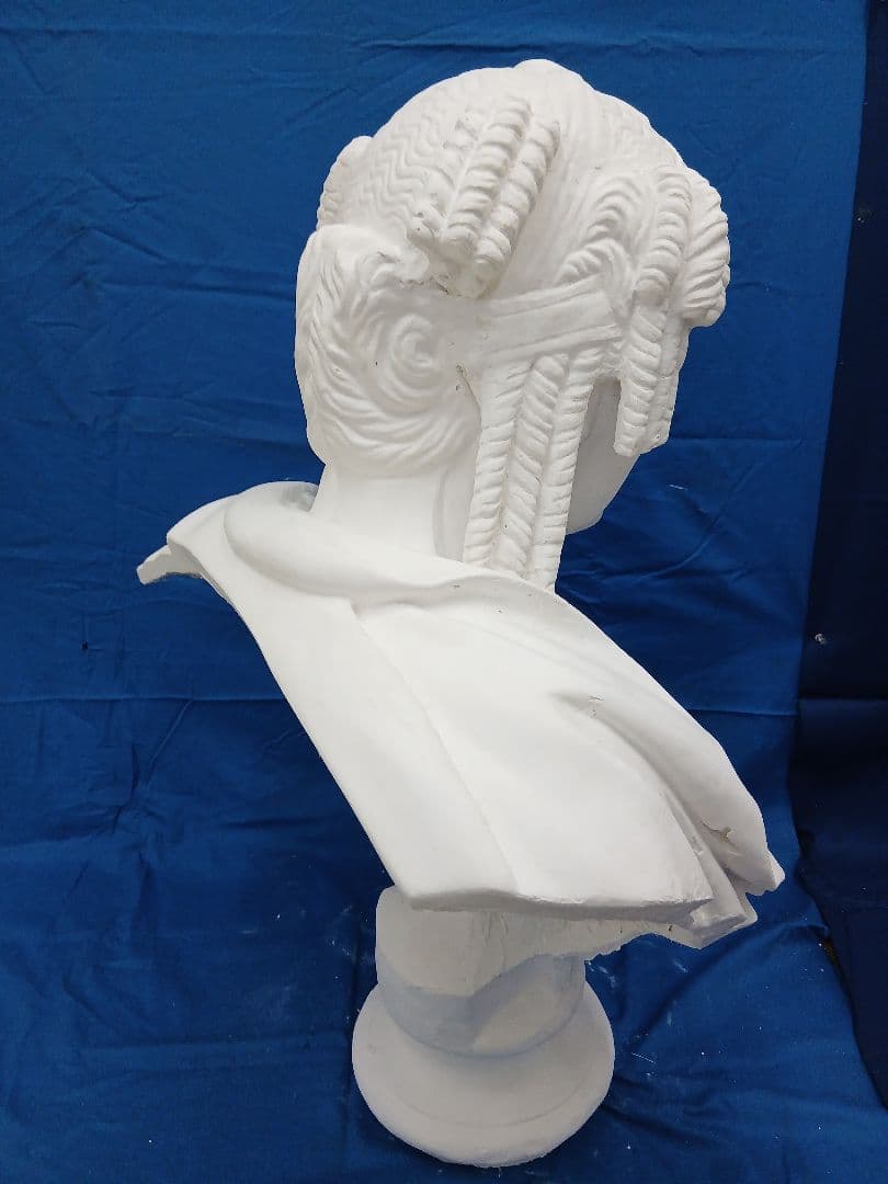 パシャント胸像