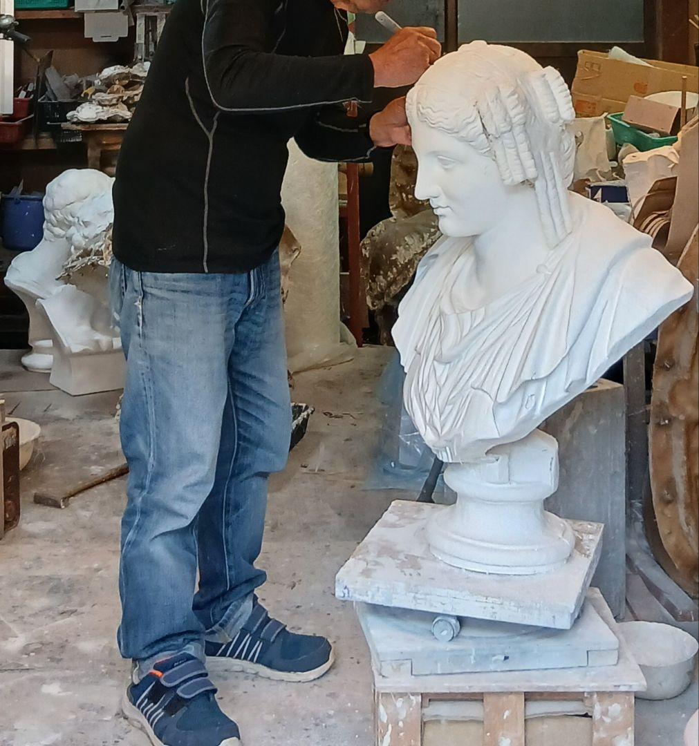 パシャント胸像