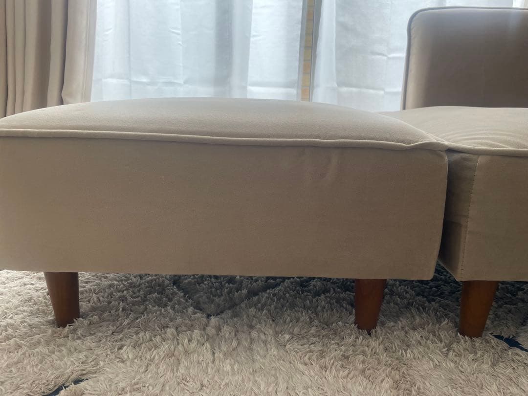 ベージュ L字型ソファ クッション付き