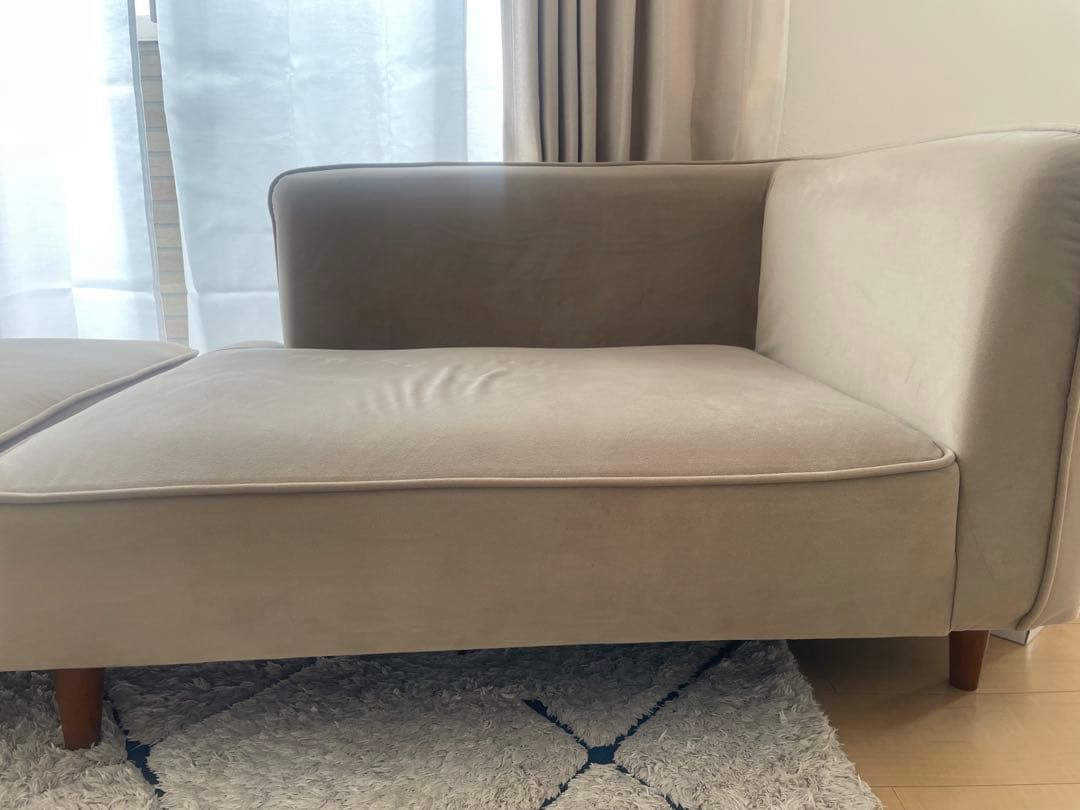 ベージュ L字型ソファ クッション付き