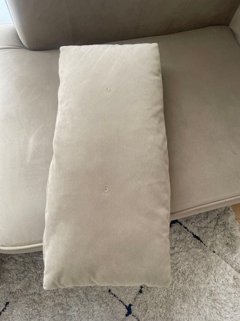 ベージュ L字型ソファ クッション付き