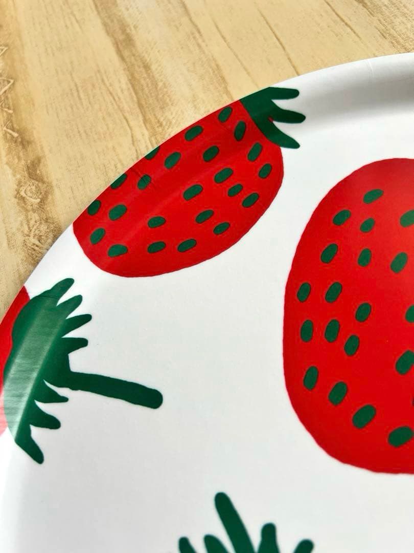 ♠︎新品未使用♠︎マリメッコ　marimekko トレー　トレイ　マンシッカ　いちご