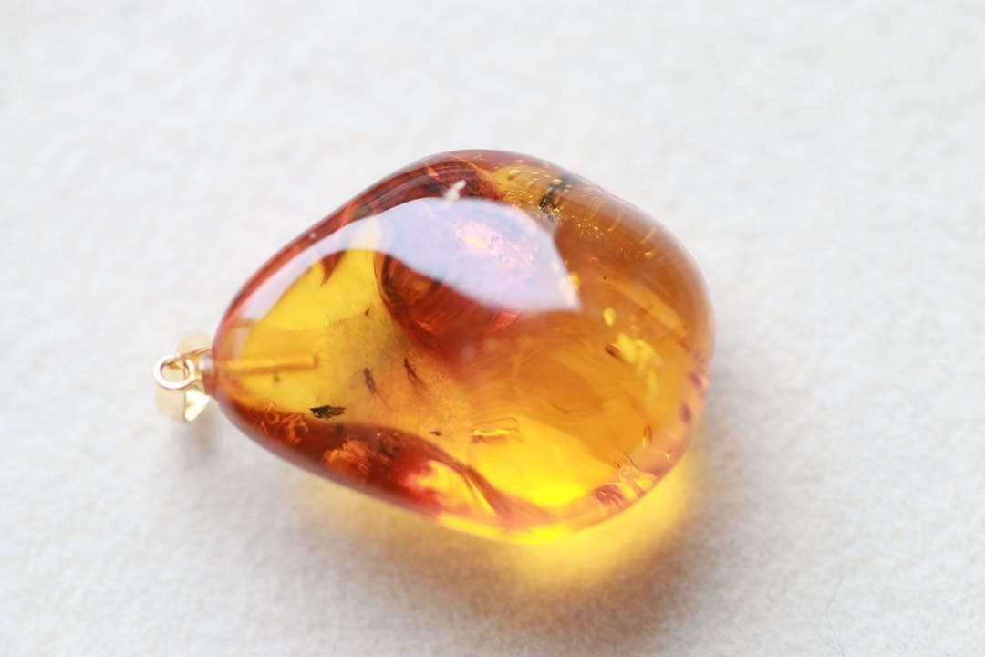 天然琥珀　虫入り琥珀　ルース　K18金　ペンダントトップ　鑑別書付