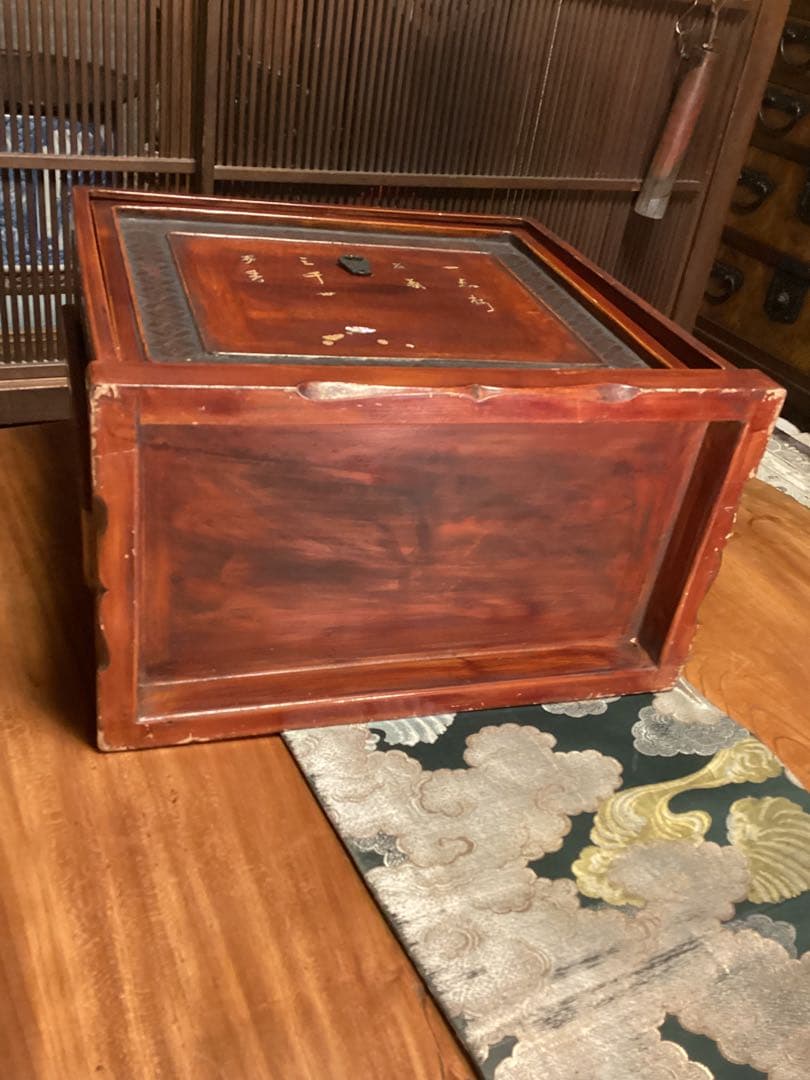 煎茶道具　唐物　木製漆　器局　茶箪笥　螺鈿　山水、梅に山茶花蒔絵