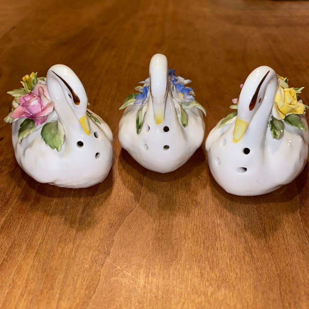 ロイヤルアダレイ　白鳥　ソルト&ペッパー入れ　置き物