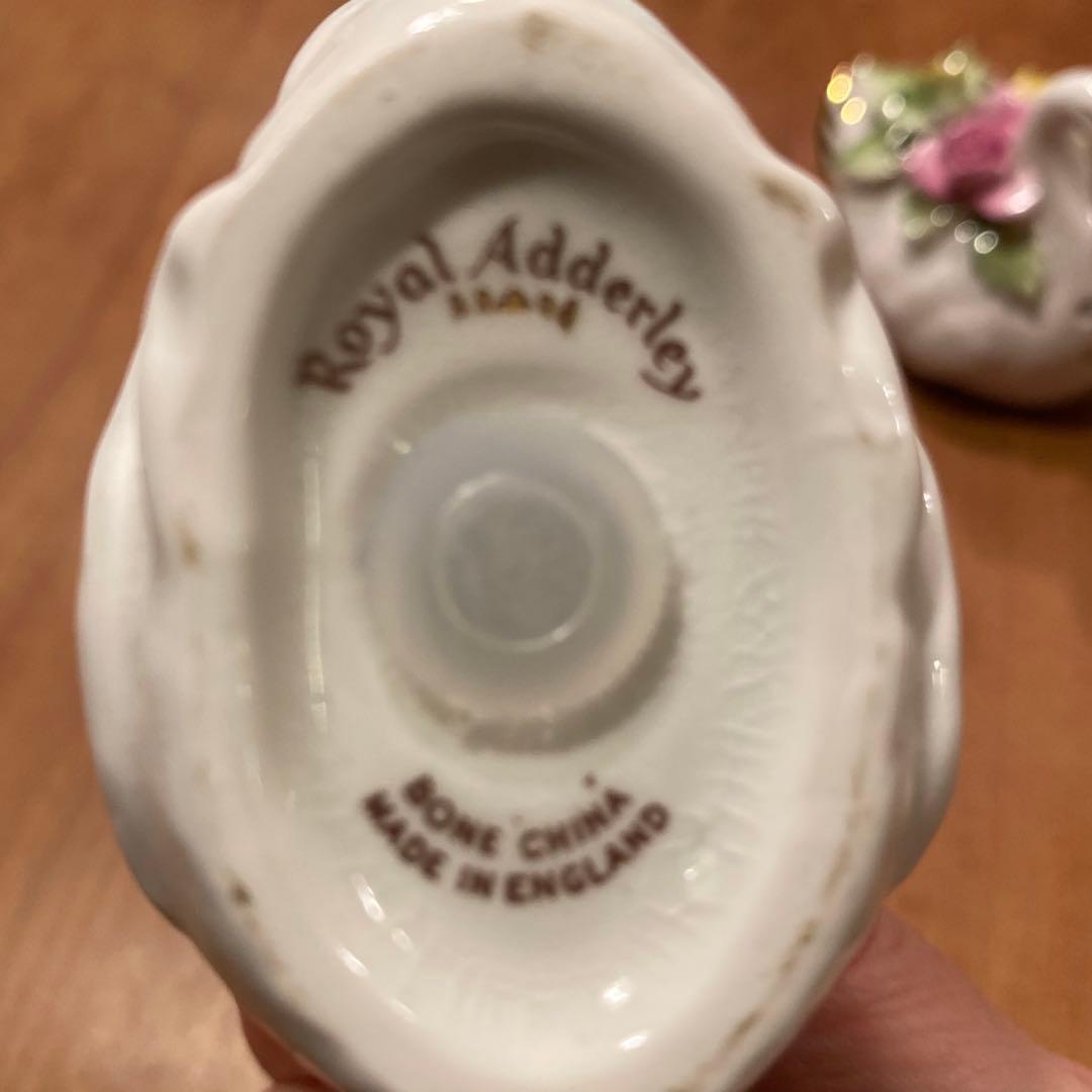 ロイヤルアダレイ　白鳥　ソルト&ペッパー入れ　置き物