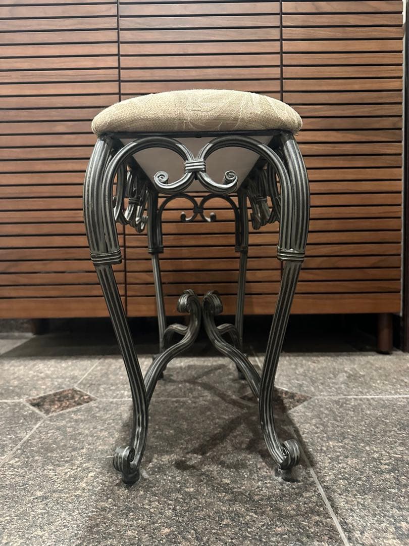 アンティーク家具椅子　スツール
