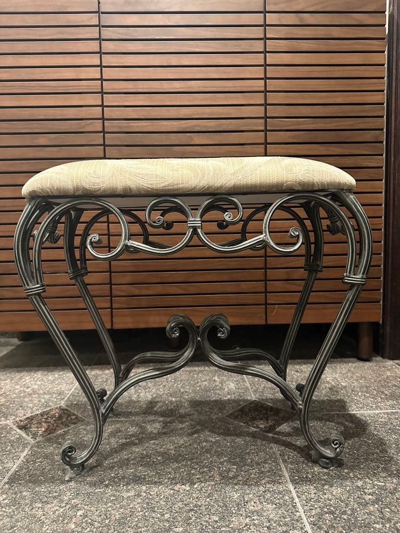 アンティーク家具椅子　スツール