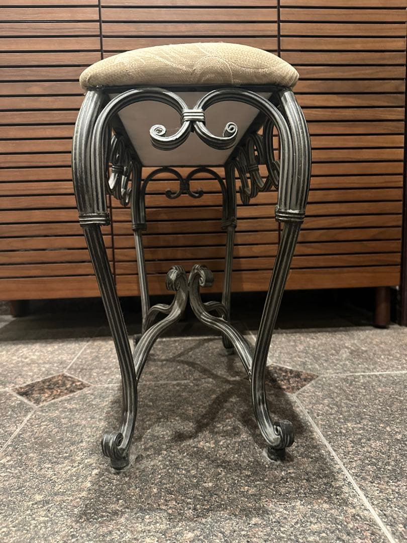 アンティーク家具椅子　スツール