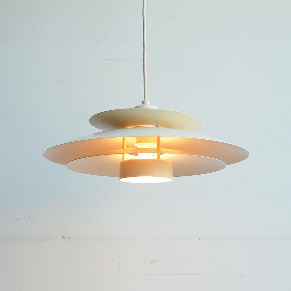 ヤマギワ取扱い デンマーク Horn ペンダントライト PV058W 照明 北欧