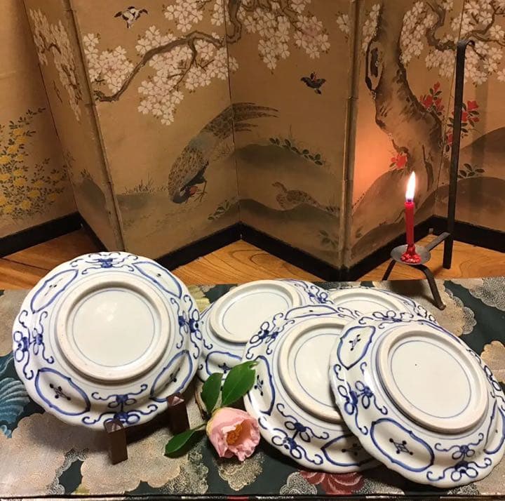 A553 古伊万里　染付　見込白抜寿文字　墨弾捻り紋様　綾花型　皿　5枚