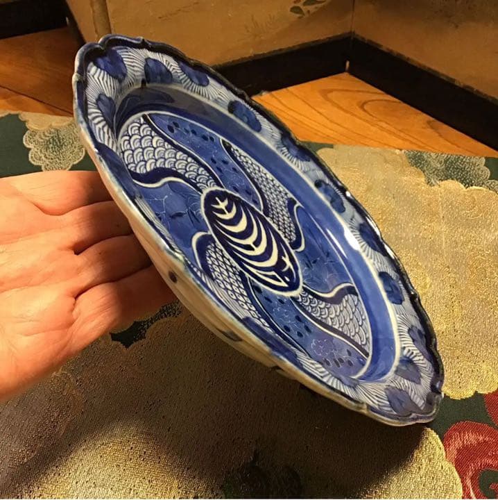 A553 古伊万里　染付　見込白抜寿文字　墨弾捻り紋様　綾花型　皿　5枚