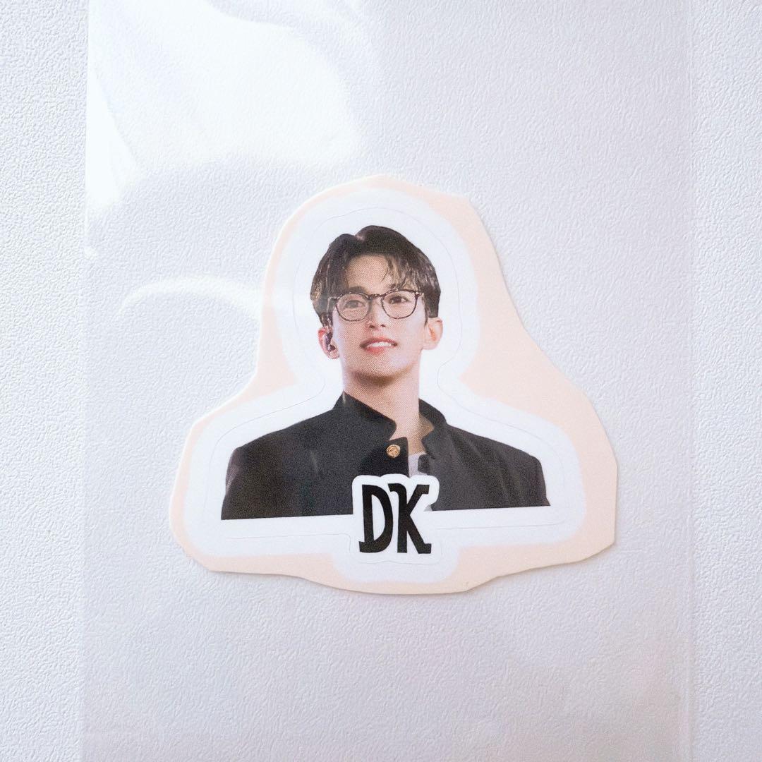 SEVENTEEN セブチ HOLIDAY ステッカー ドギョム - メルカリ