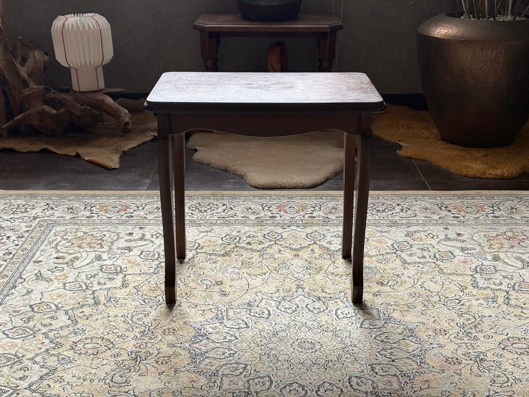 サイドテーブル 　クラシック　ナイトテーブル 　アンティーク　IZ