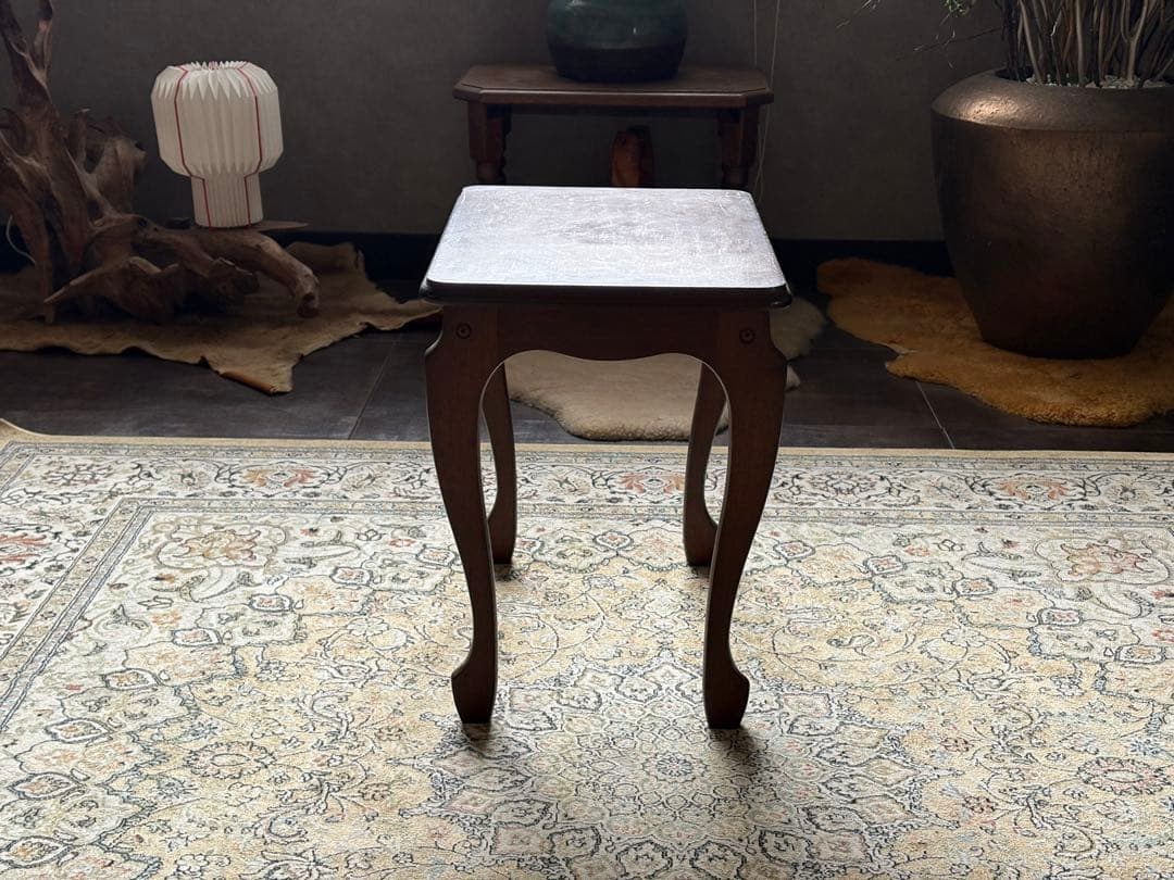 サイドテーブル 　クラシック　ナイトテーブル 　アンティーク　IZ