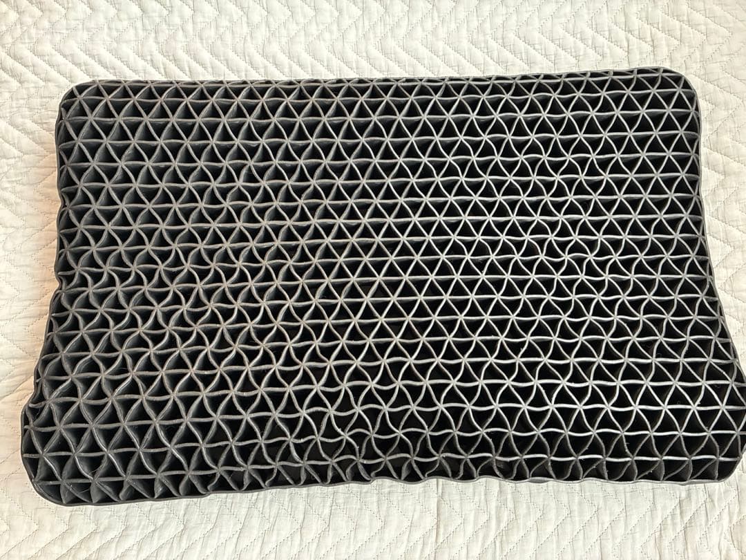 【美品】ヒツジのいらない枕 (至極) 専用カバー&夏用カバー　つき 箱あり