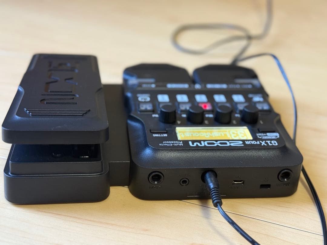 ZOOM ズーム G1X FOUR ギターマルチ【ACアダプター付き】 - メルカリ