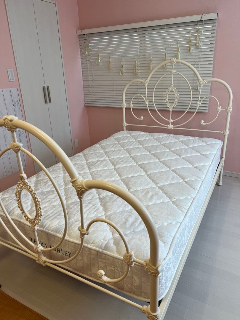 LAURA ASHLEY セミダブルベッドフレーム&マットレスM