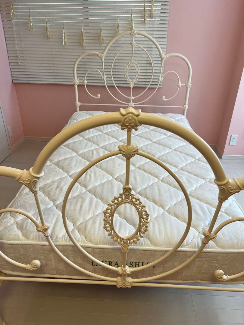 LAURA ASHLEY セミダブルベッドフレーム&マットレスM