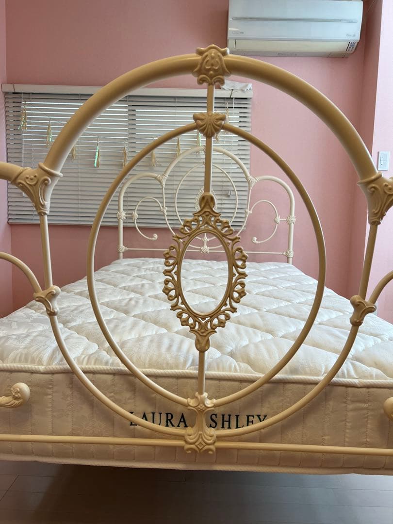 LAURA ASHLEY セミダブルベッドフレーム&マットレスM