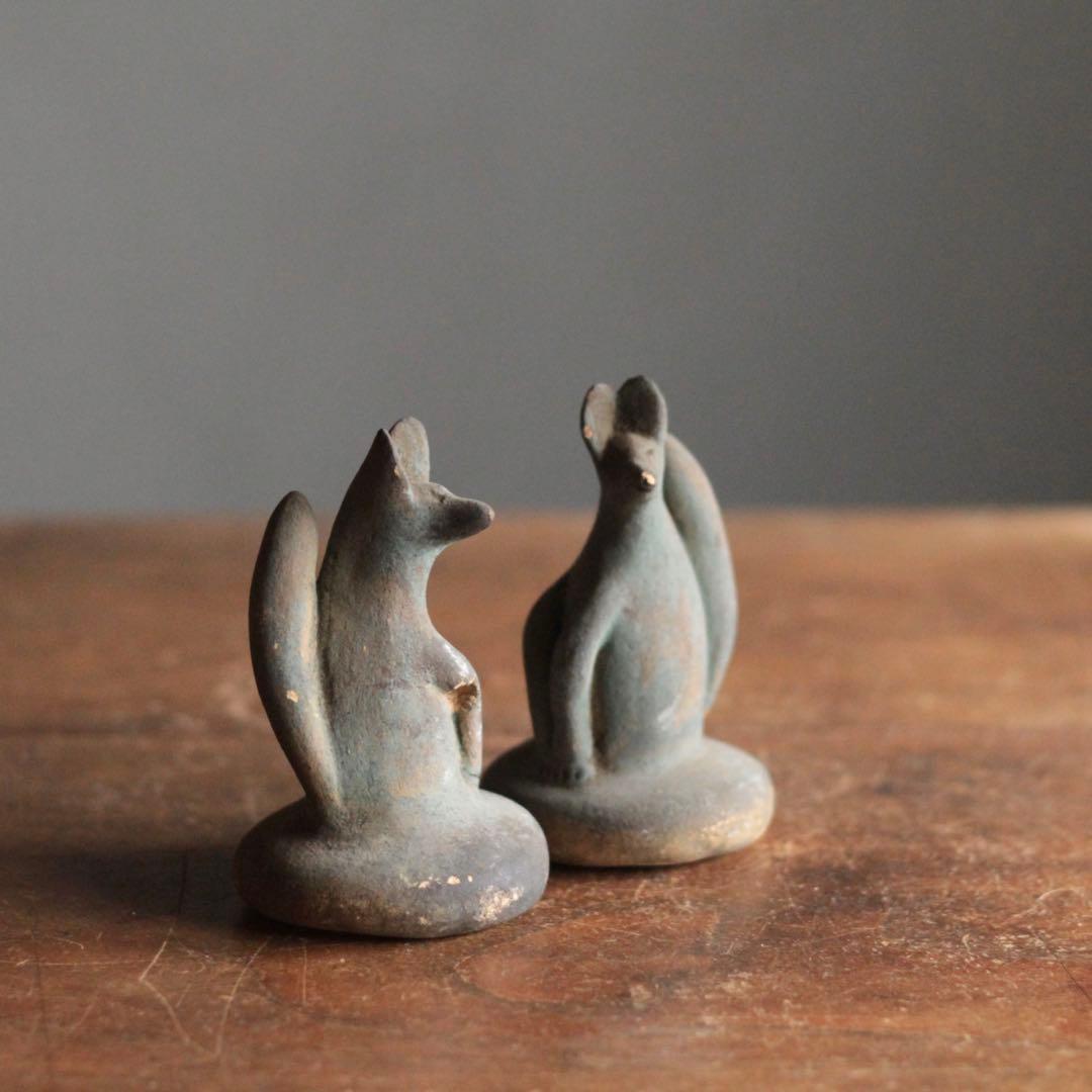 古い 土人形 お稲荷さん 一対 御狐様 民芸 民間信仰 古道具 オブジェ