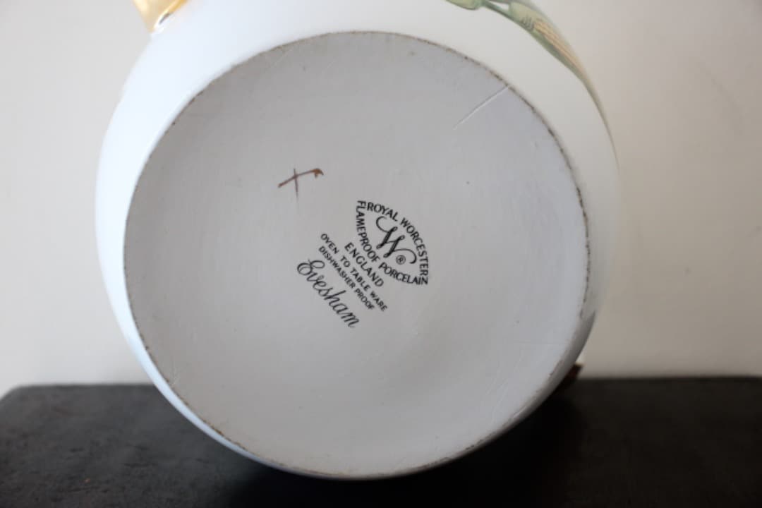 廃盤品　ロイヤルウースター　イブシャムゴールド　ビーンポット