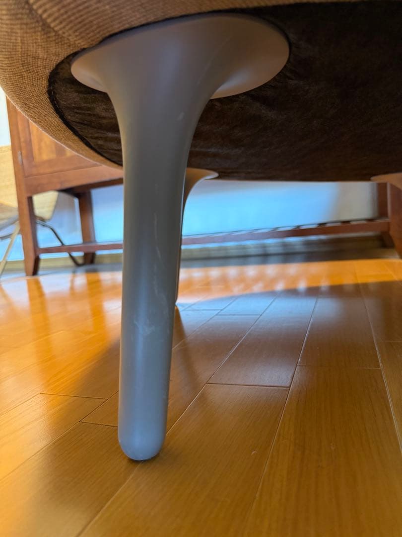 フリッツ・ハンセン JH4 FRI 1人掛けソファ ハイメ・アジョン