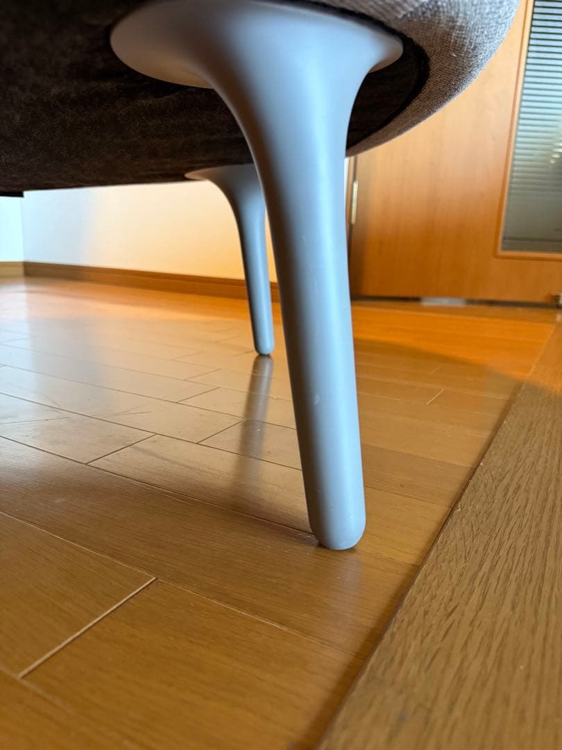 フリッツ・ハンセン JH4 FRI 1人掛けソファ ハイメ・アジョン