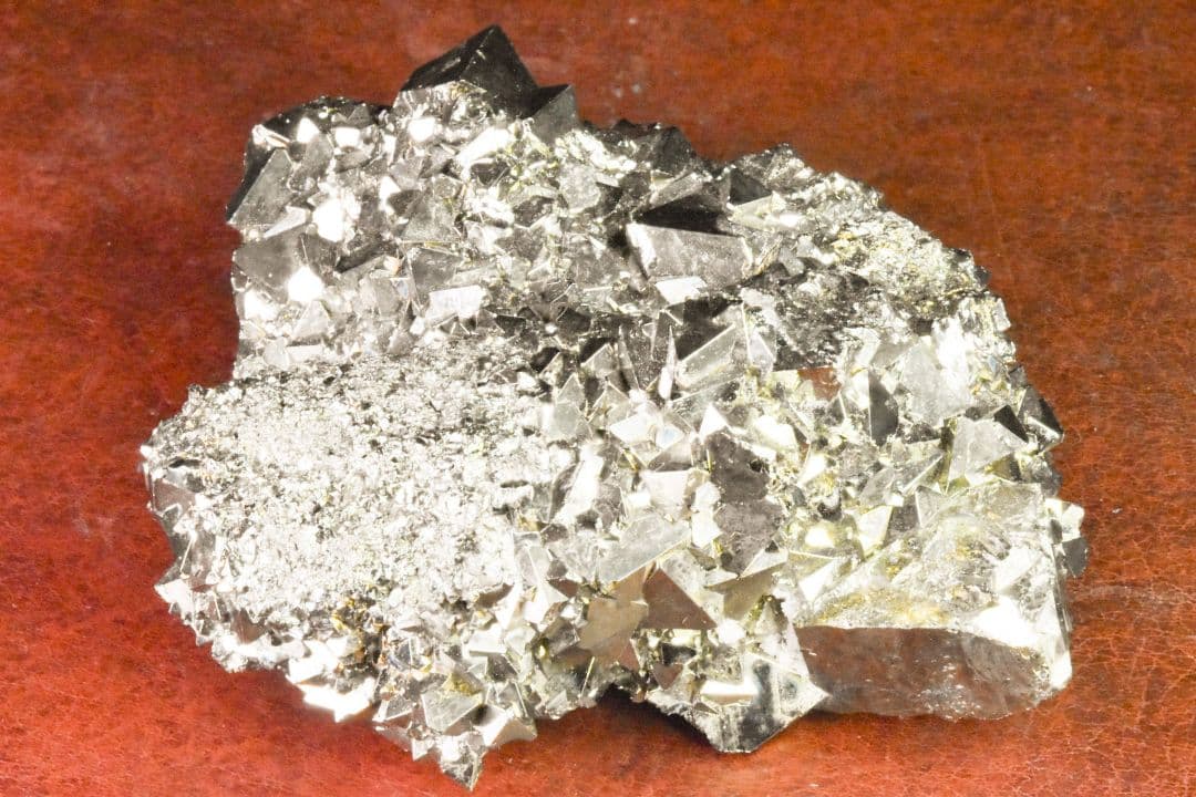 ペルー ワンサラ鉱山産 八面体パイライトB-01