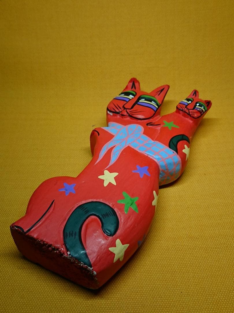 ネコ　猫　木彫　手描き　オブジェ　置物　インテリア　工芸品　美術品　A1364