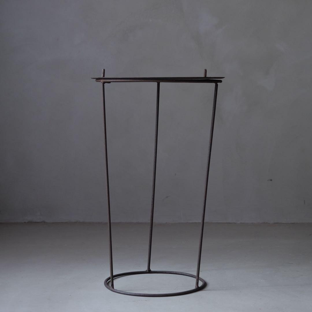 鉄のサイドテーブル　展示台 インダストリアル 工業系 古家具 古道具 レトロ