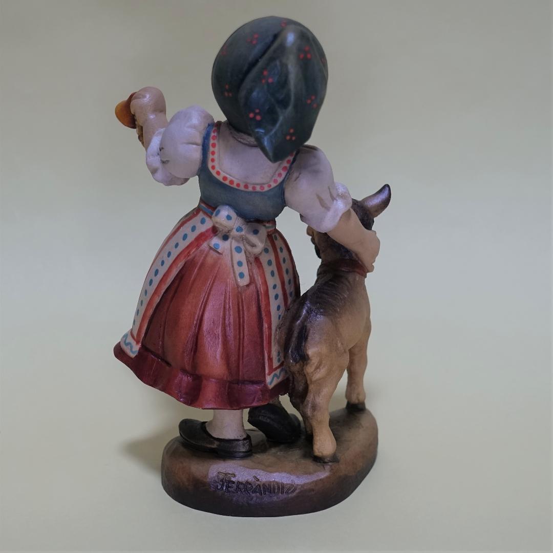 ANRI【Swiss Girl Goat Bell】アンリ人形