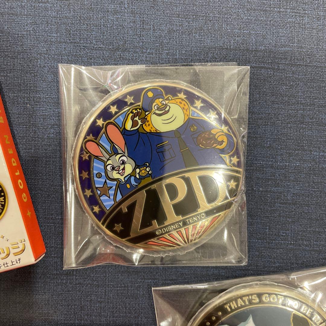 ディズニー ズートピア 金バッジ 2つセット - メルカリ