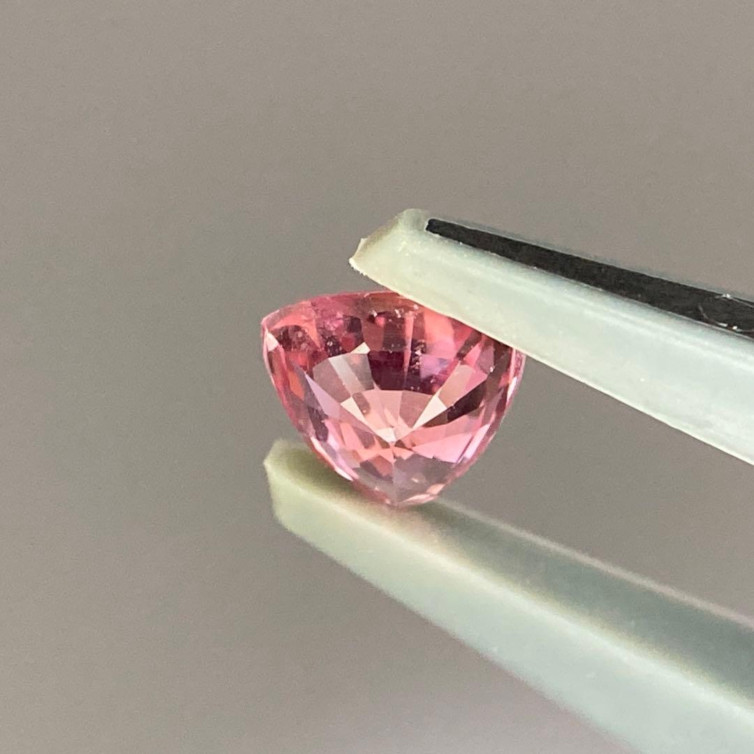 (426)鑑付　マダガスカル産　パパラチアサファイア　ルース　0.57ct