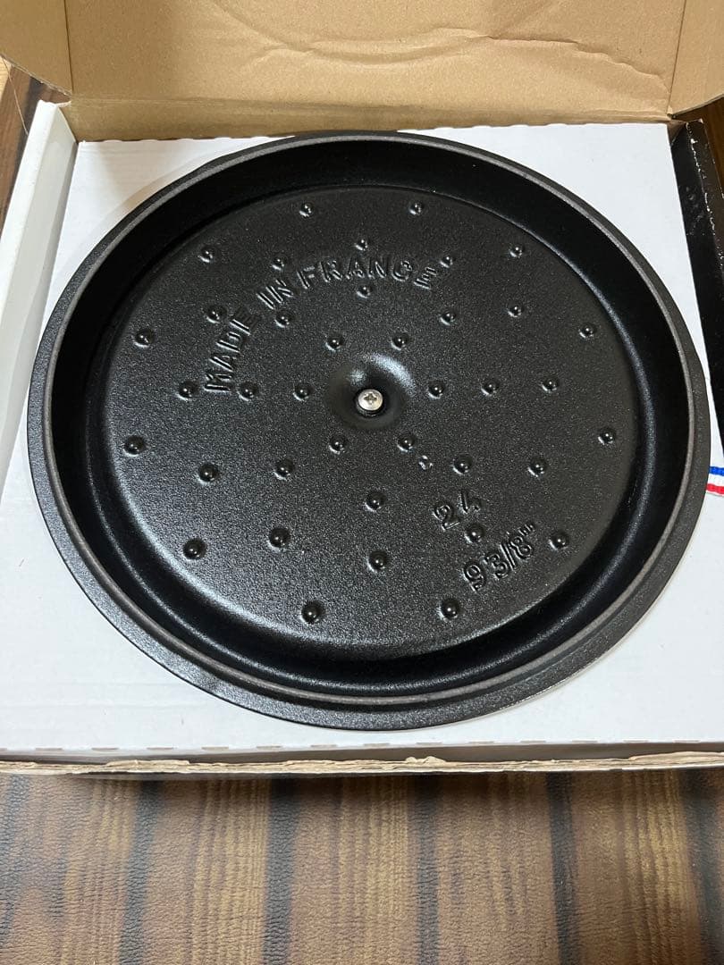 新品未使用　ココットロンド　ブラック　24センチ