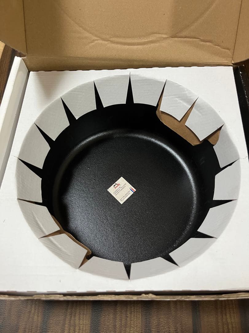 新品未使用　ココットロンド　ブラック　24センチ