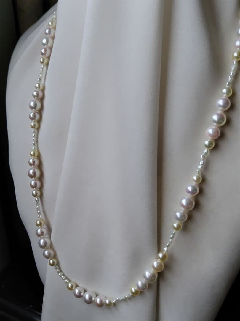 3種類のアコヤ真珠と、あこや芥子パールの、セミロングネックレス