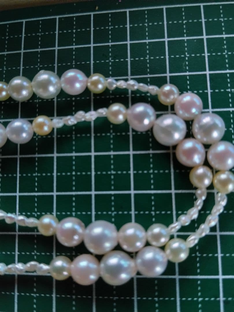 3種類のアコヤ真珠と、あこや芥子パールの、セミロングネックレス