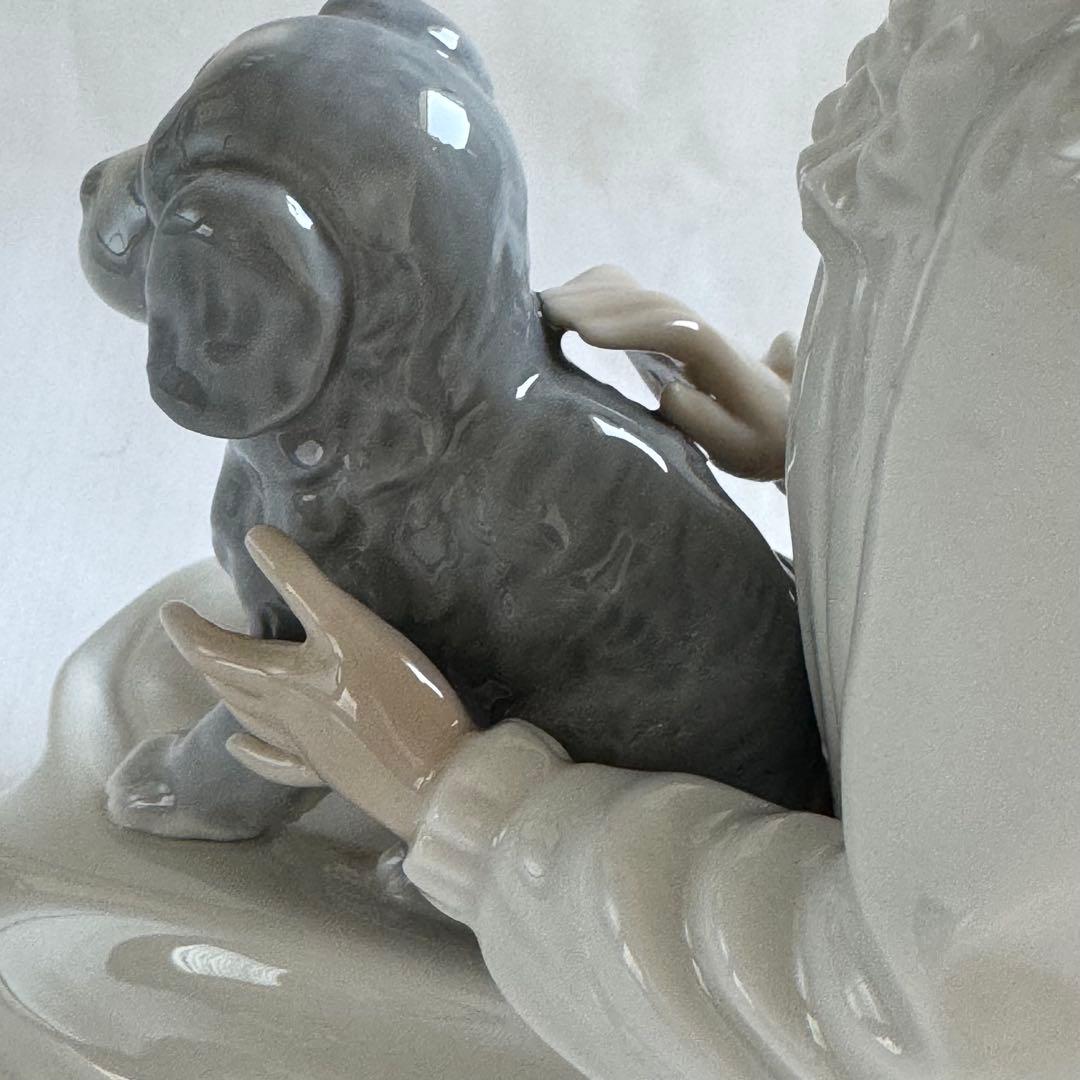 ヴィンテージ　LLADRO/リヤドロ　NAO/ナオ 『 子犬を抱いた女の子 』
