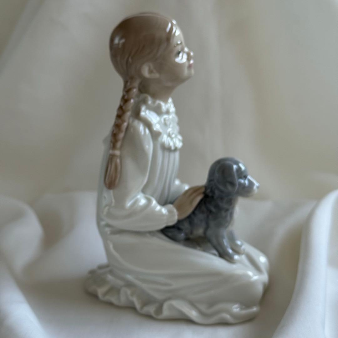 ヴィンテージ　LLADRO/リヤドロ　NAO/ナオ 『 子犬を抱いた女の子 』