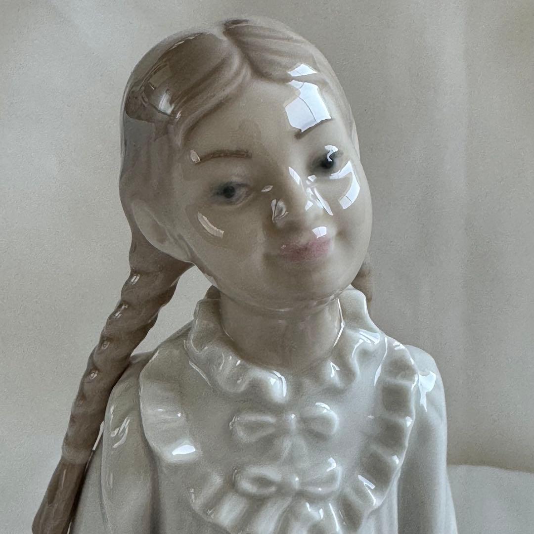 ヴィンテージ　LLADRO/リヤドロ　NAO/ナオ 『 子犬を抱いた女の子 』