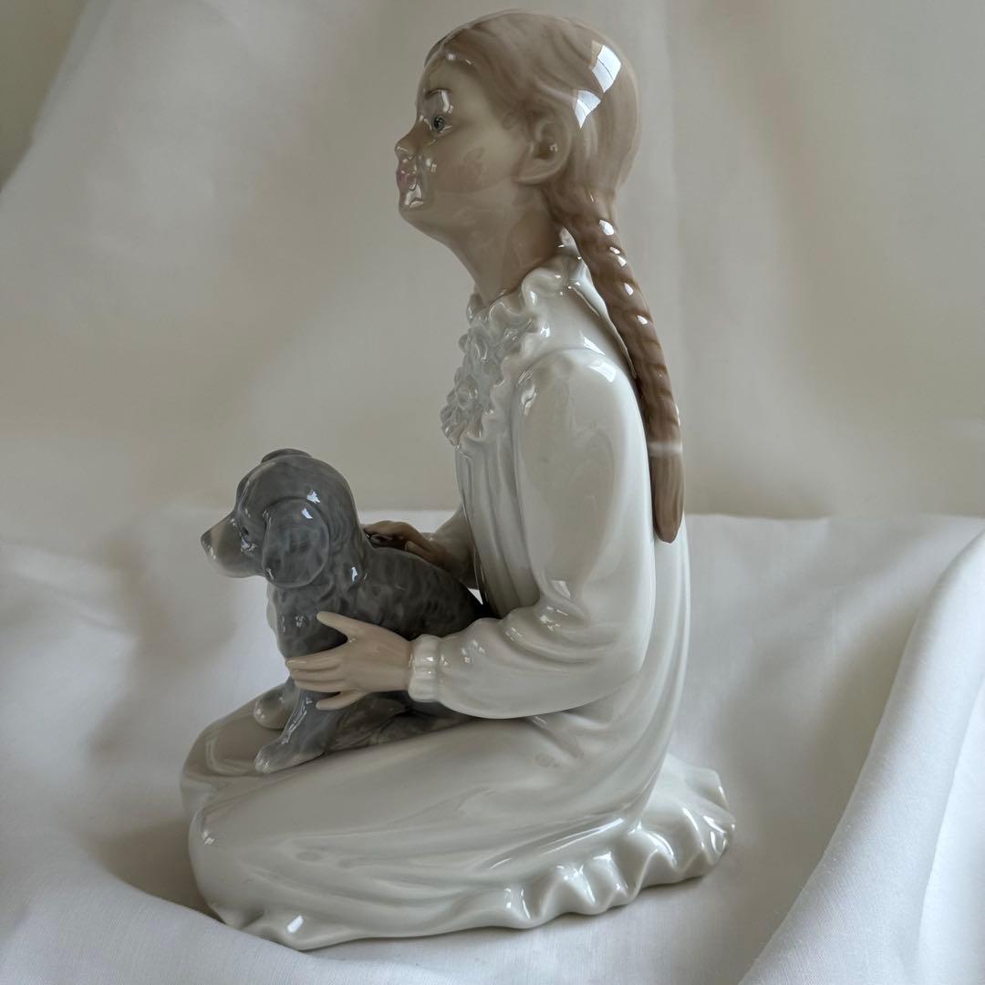 ヴィンテージ　LLADRO/リヤドロ　NAO/ナオ 『 子犬を抱いた女の子 』