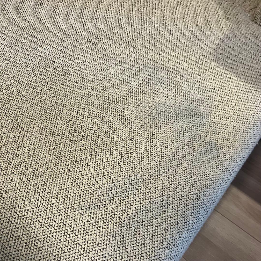 オーダーメイド品のソファサンゲツの生地、ソファベッドサイドテーブル付き