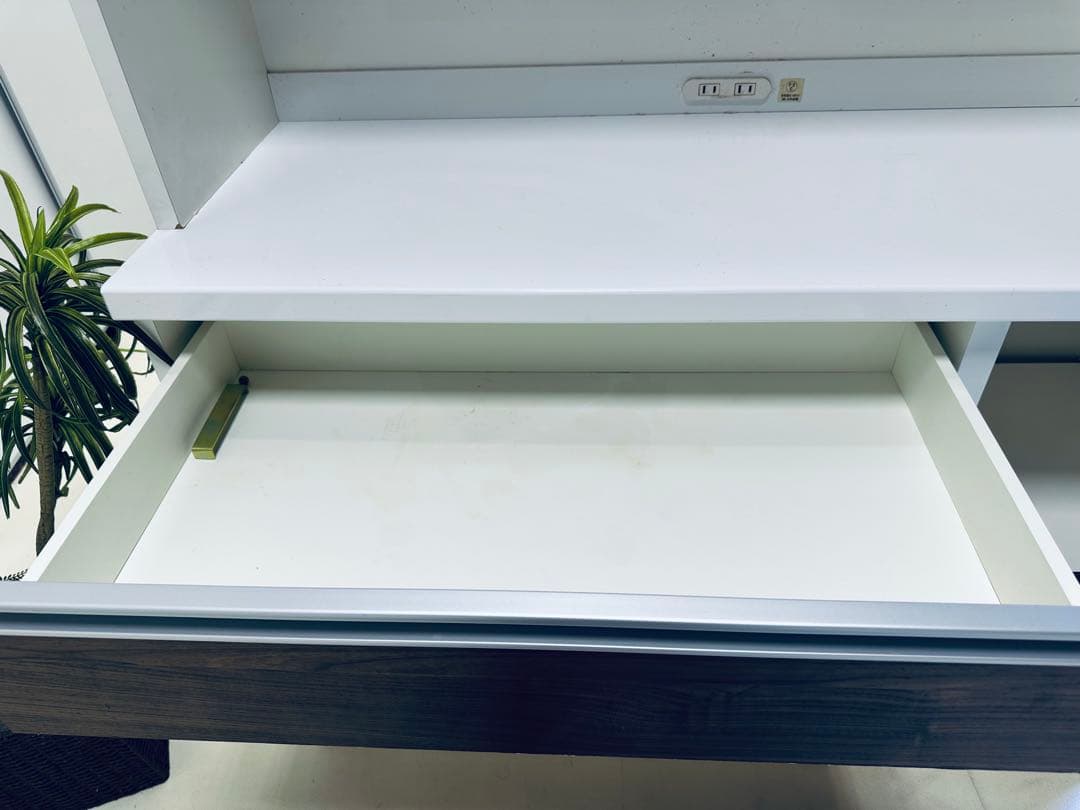 キッチン収納キャビネット ホワイト ダークブラウンキッチン ボード食器棚