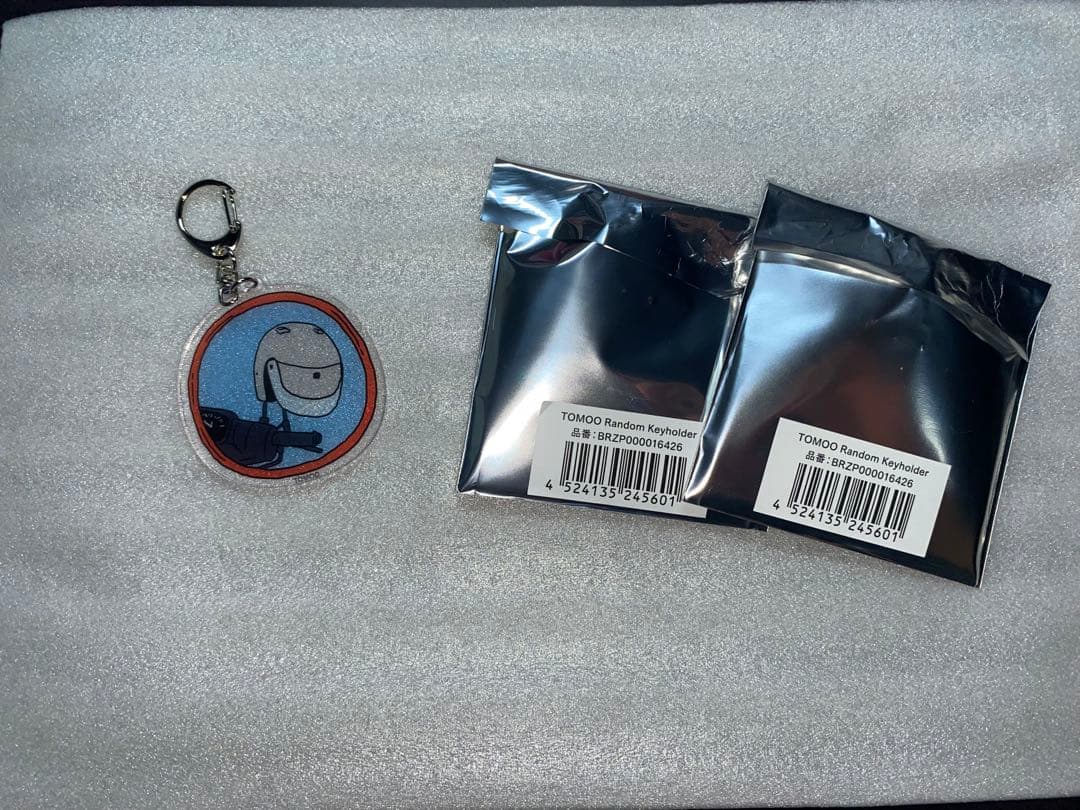 TOMOO ランダムキーホルダー 日本武道館公演 - メルカリ