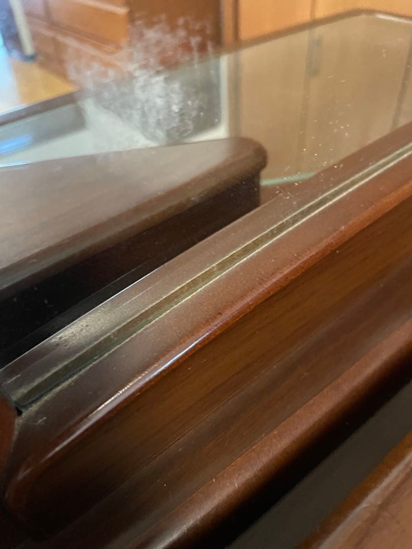 ダークブラウン木製ドレッサー・ミラー付き