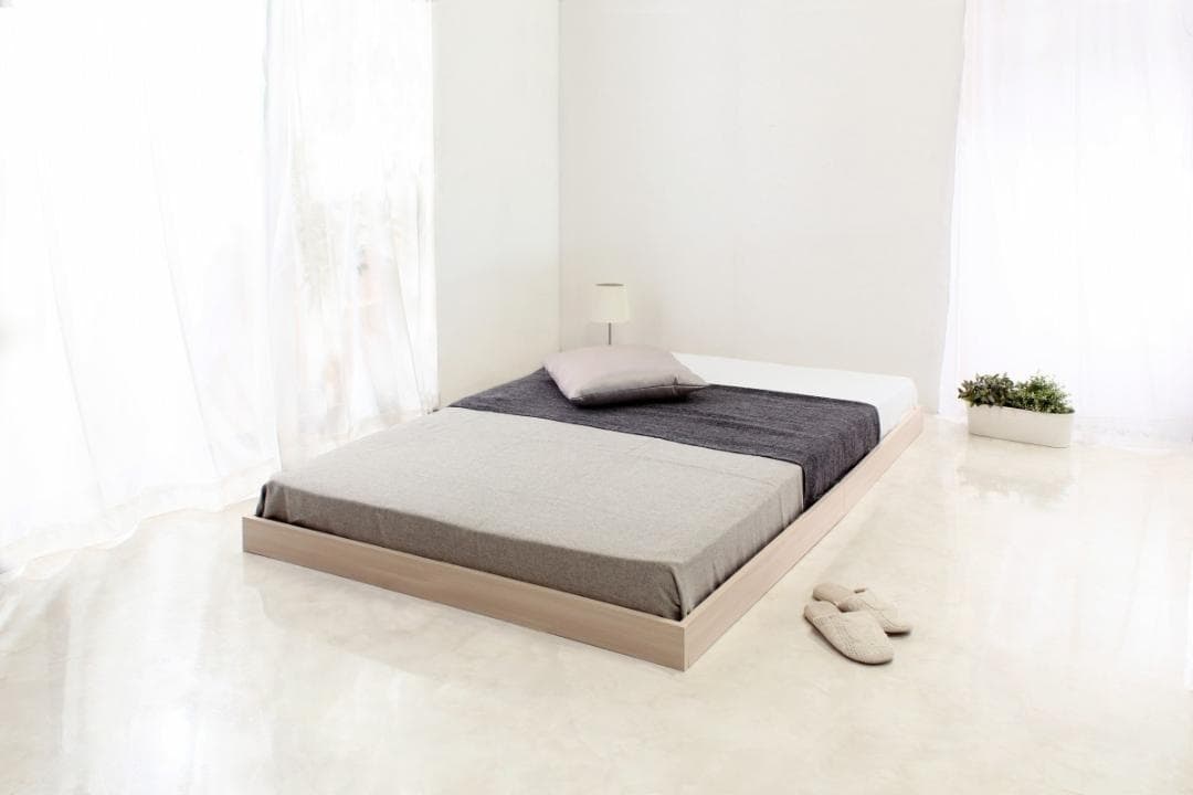 【ナチュラル　グレーマットレス付】コンパクトなベッド　ヘッドレス　ローベッド